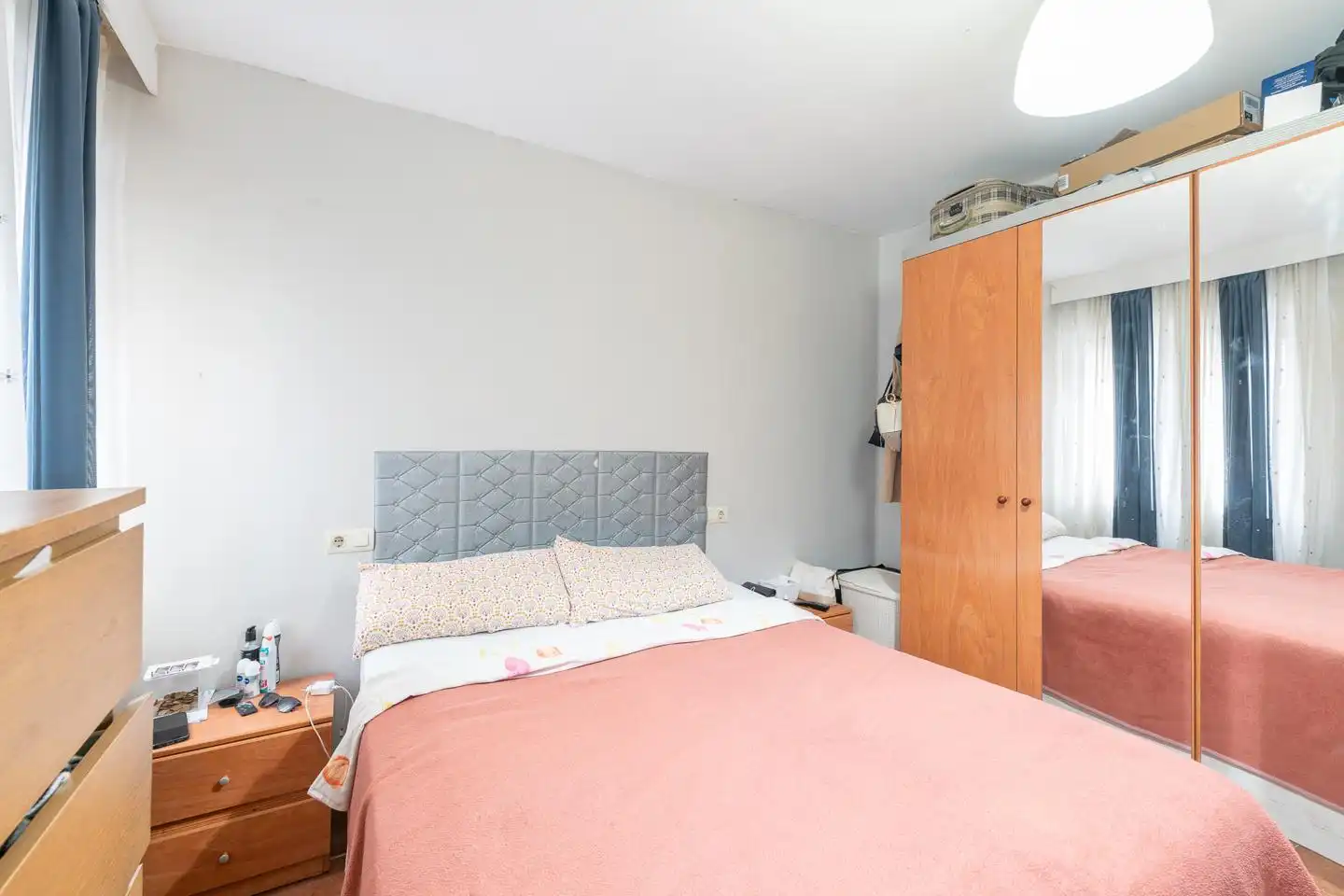 Habitación de Planta baja en venta en Oviedo  con Calefacción y Amueblado