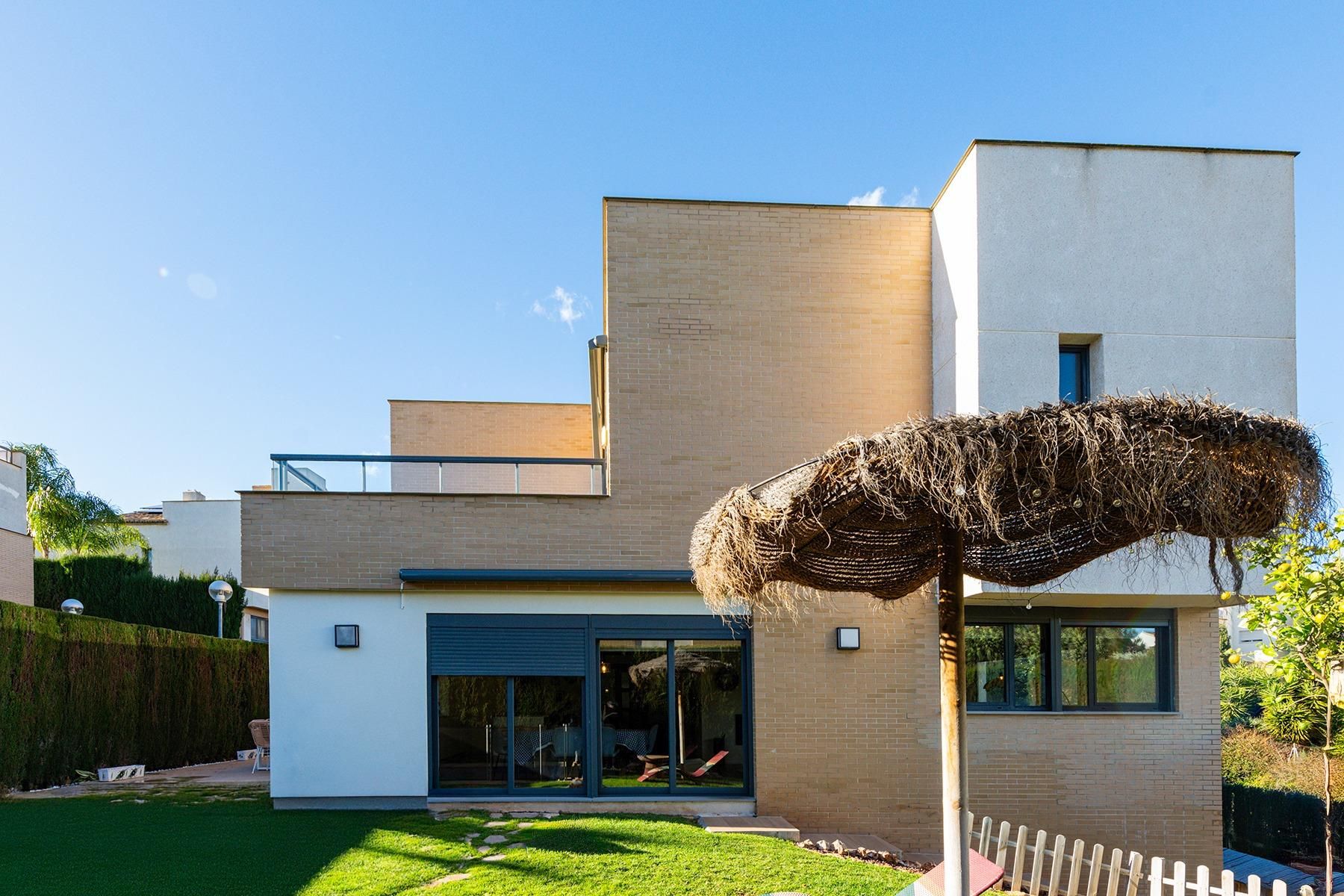 Vista exterior de Casa o chalet de alquiler en Puçol con Aire acondicionado, Jardín privado y Terraza