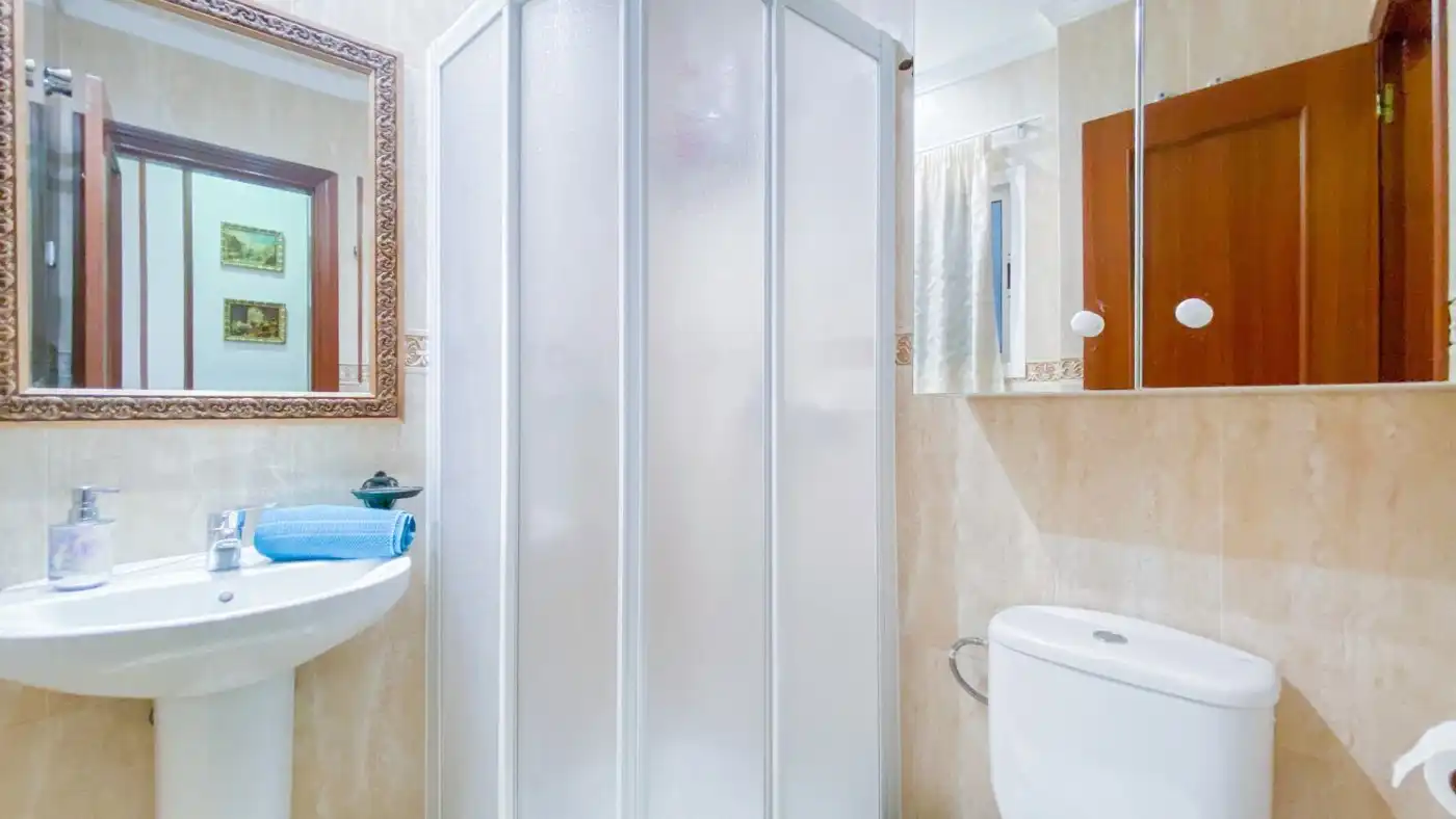 Bathroom of Flat for rent in Málaga  with Air Conditioner, Parquet flooring and Furnished