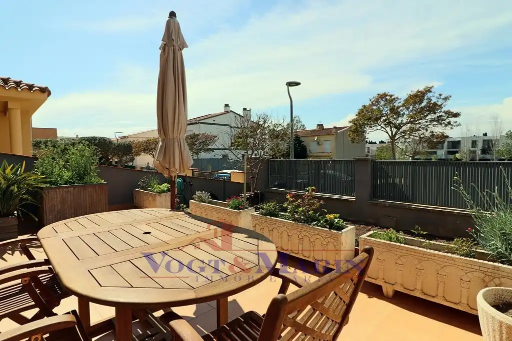 Doppelhaushälfte mit Terrasse zum Verkauf in Carrer de Pere III