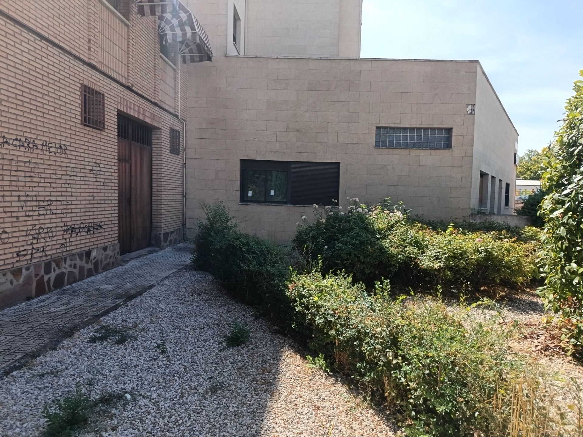 Vista exterior de Local en venda en Ciudad Real Capital