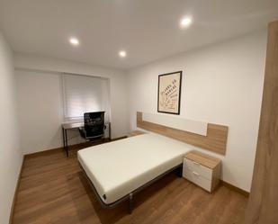 Dormitori de Apartament de lloguer en  Tarragona Capital amb Moblat, Forn i Rentadora