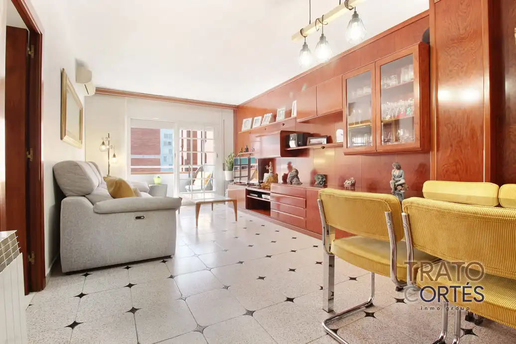 Sala d'estar de Àtic en venda en Sant Boi de Llobregat amb Aire condicionat, Calefacció i Terrassa