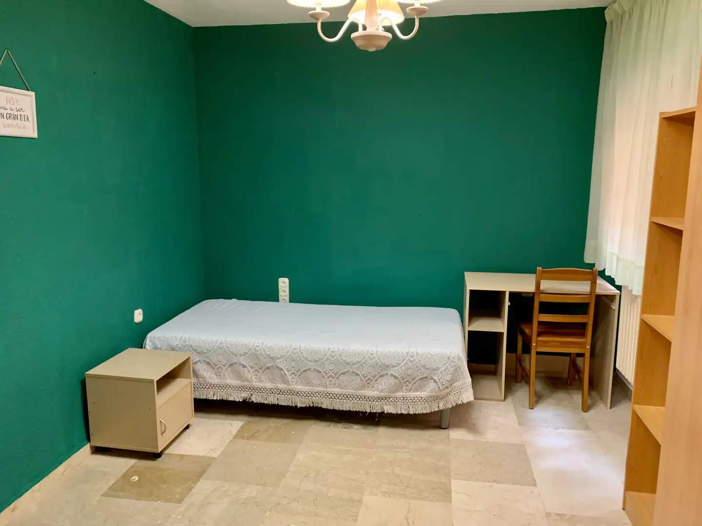 Habitación de Piso de alquiler en Granada con Aire acondicionado, Calefacción y Amueblado