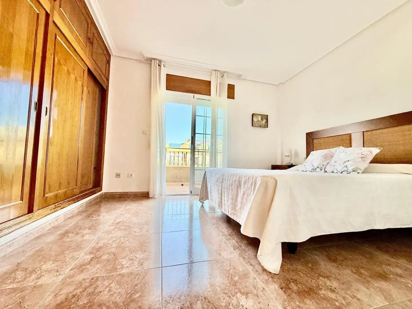 Habitación de Casa adosada en venta en Pilar de la Horadada con Aire acondicionado, Calefacción y Jardín privado