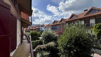 Jardí de Casa adosada en venda en Arrigorriaga amb Calefacció i Traster