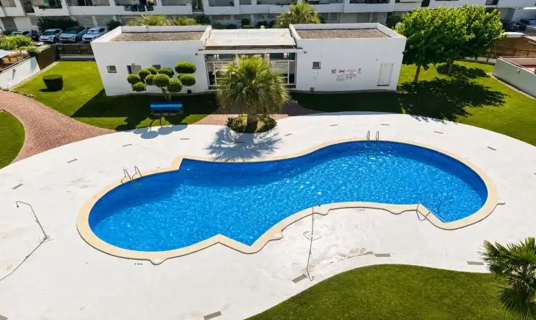 Appartement compact avec piscine à vendre à Calle Puerto Marina 2 3 14 2, imagen 2