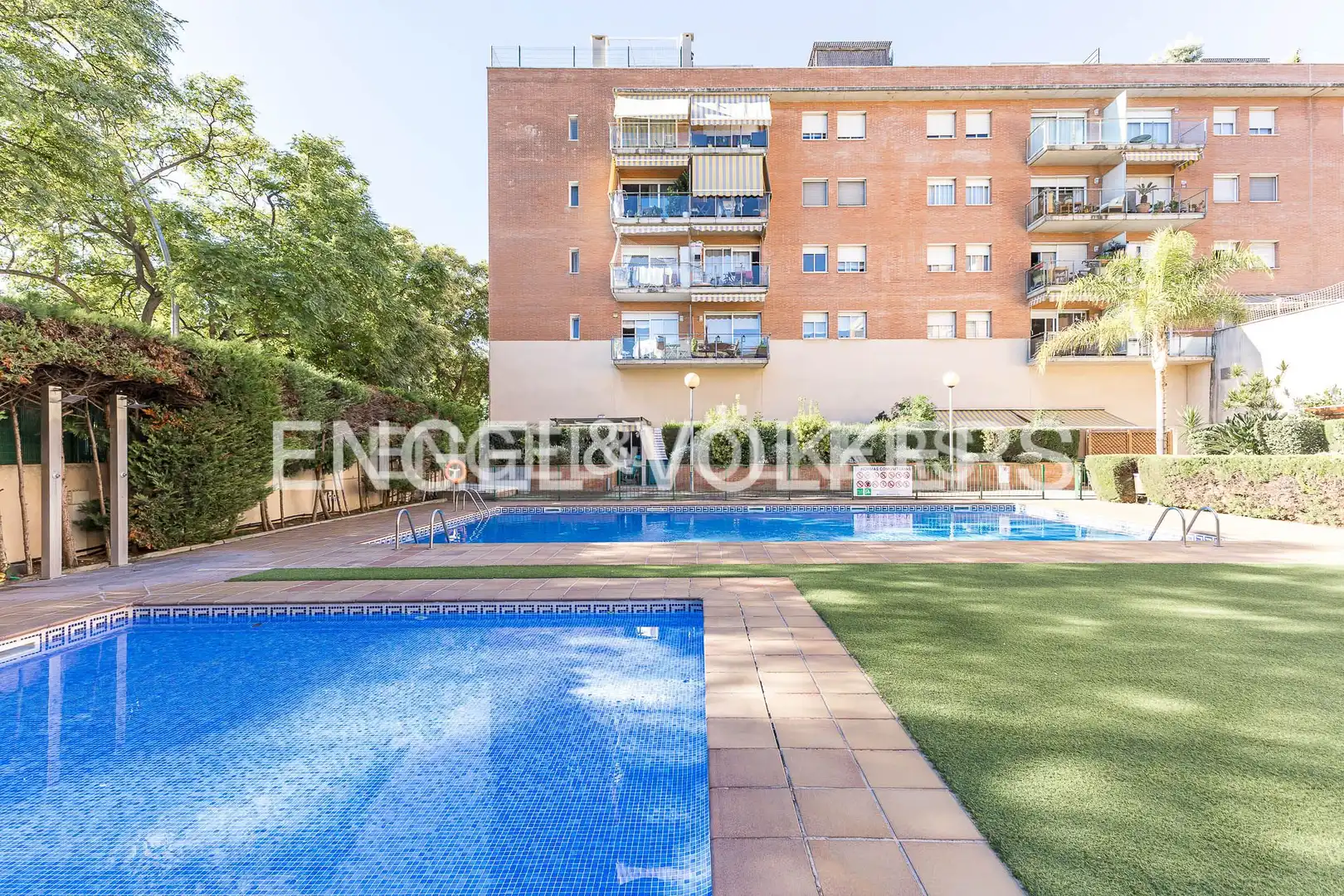 Piscina de Dúplex en venta en Castelldefels con Aire acondicionado, Calefacción y Parquet