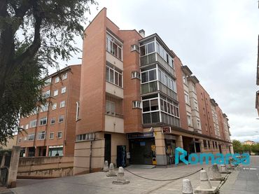 Aparcament en venda a Avenida de la Juventud