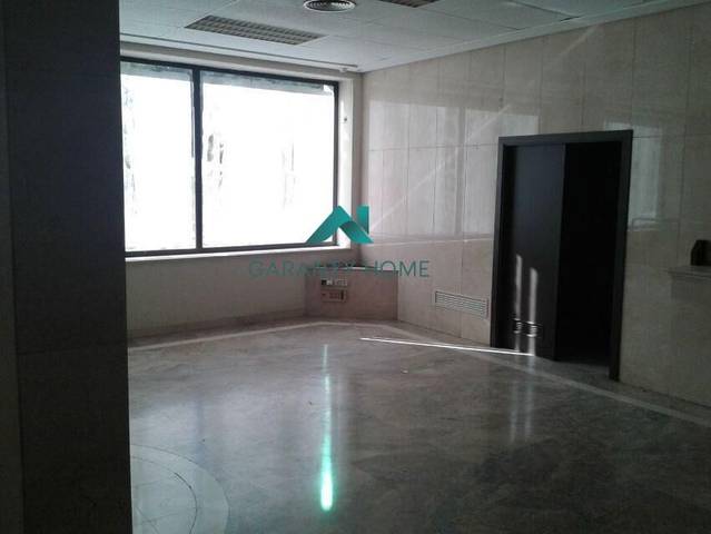 Local comercial en Alquiler en La Buhaira
