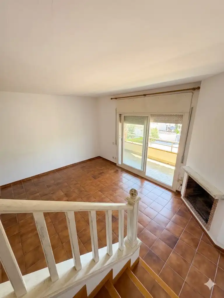 Sala de estar de Casa adosada en venta en La Palma de Cervelló con Aire acondicionado, Calefacción y Terraza
