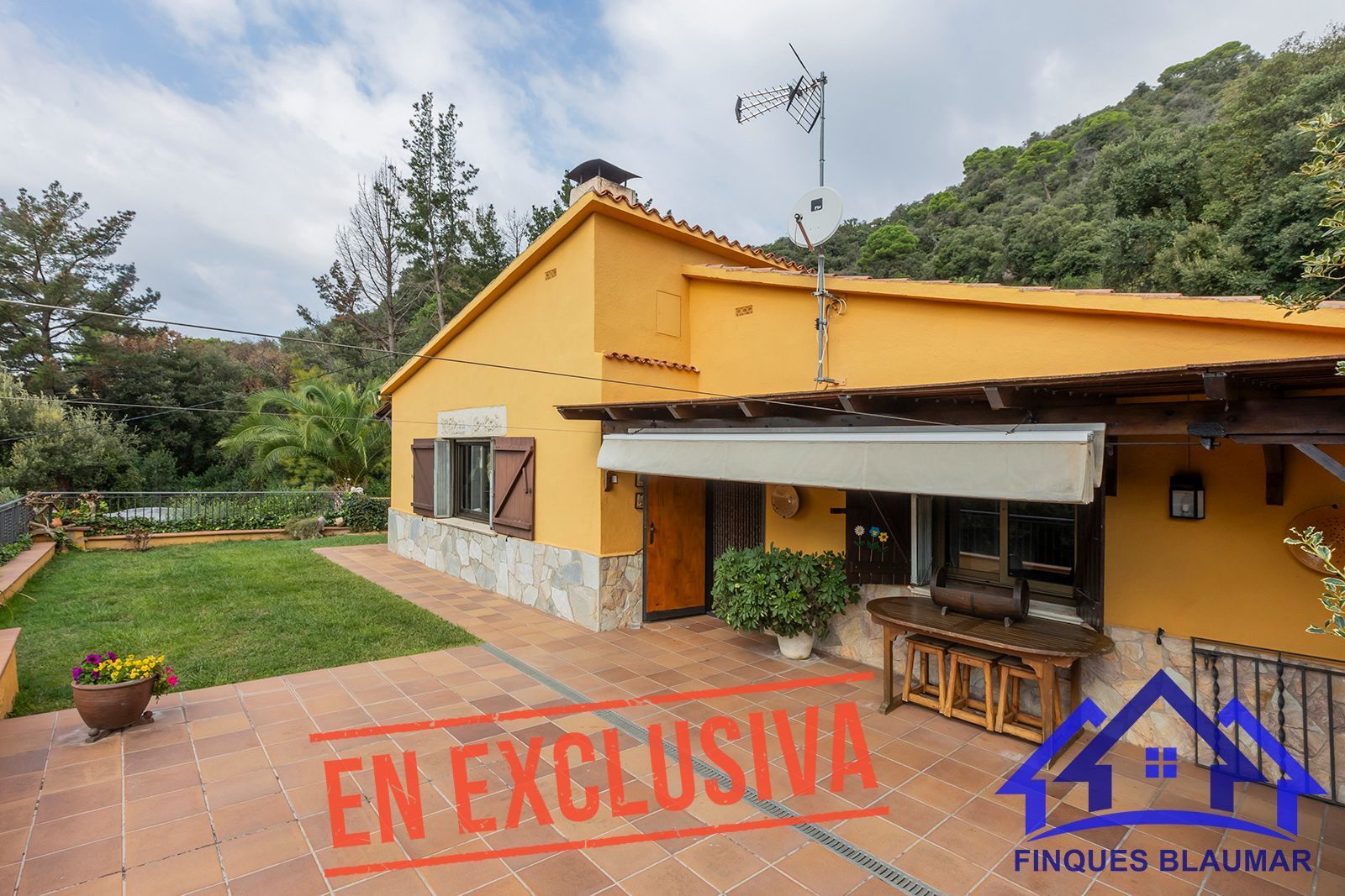 Exterior view of House or chalet for sale in Sant Iscle de Vallalta  with Air Conditioner, Private garden and Terrace