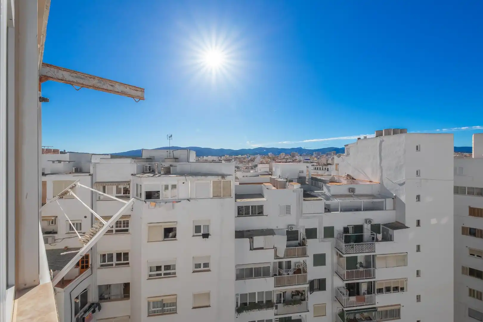 Außenansicht von Dachboden zur Miete in  Palma de Mallorca mit Klimaanlage, Heizung und Parkett