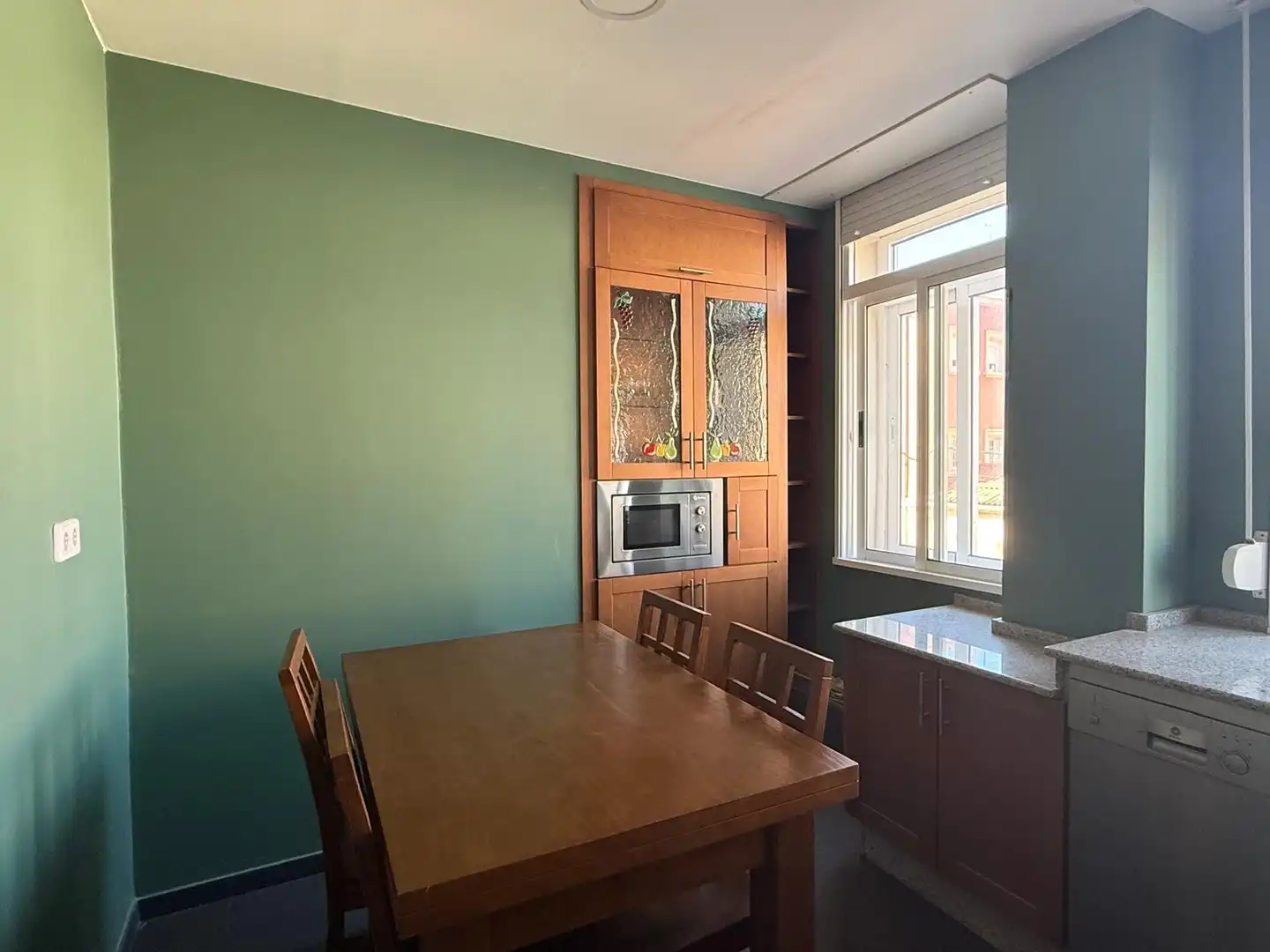 Comedor de Piso en venta en Ferrol con Parquet, Horno y Lavadora