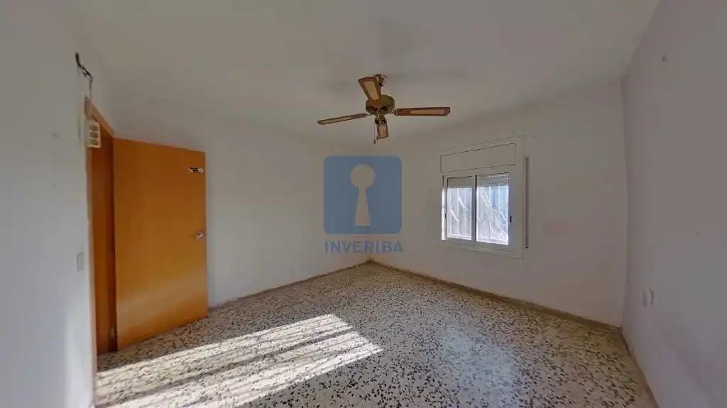 Sala de estar de Casa o chalet en venta en Olesa de Montserrat con Terraza, Piscina y Alarma