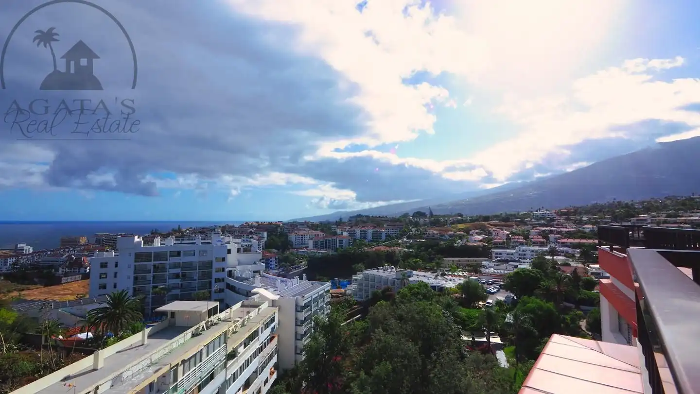 Vista exterior de Àtic en venda en Puerto de la Cruz amb Terrassa, Moblat i Balcó