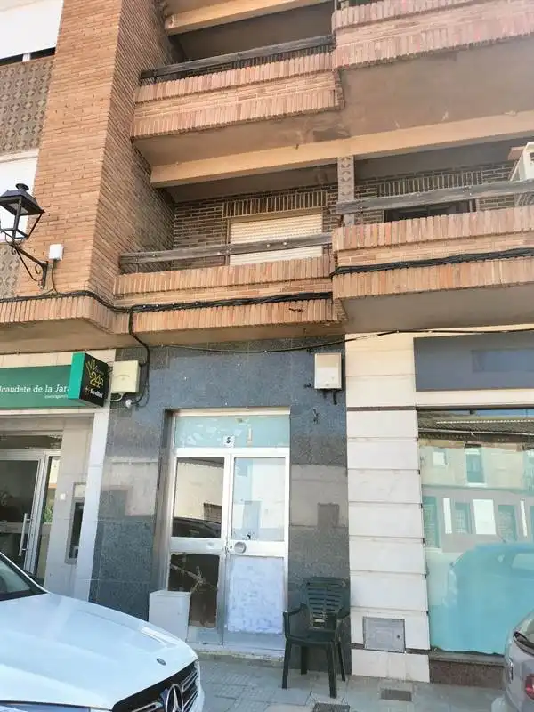 Vista exterior de Piso en venta en Alcaudete de la Jara con Terraza