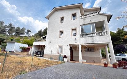 Vista exterior de Casa o xalet en venda en Vallirana amb Aire condicionat, Calefacció i Jardí privat