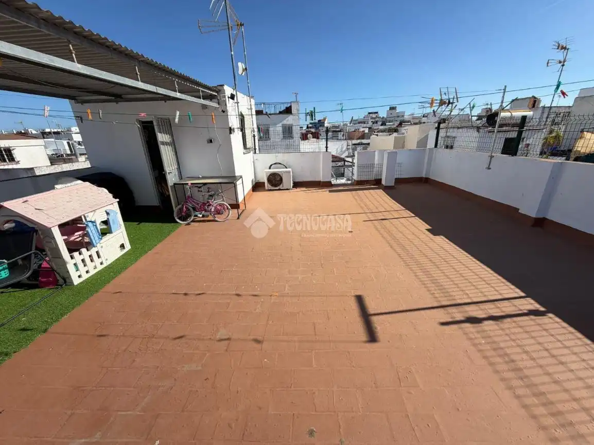 Terraza de Piso en venta en Isla Cristina con Aire acondicionado, Terraza y Amueblado