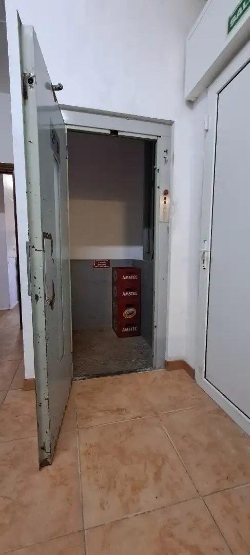 Gebäude zur Miete in N-6, 86, Villacastín