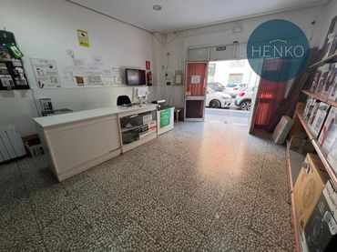 Local comercial en venda a Santiago Apostol
