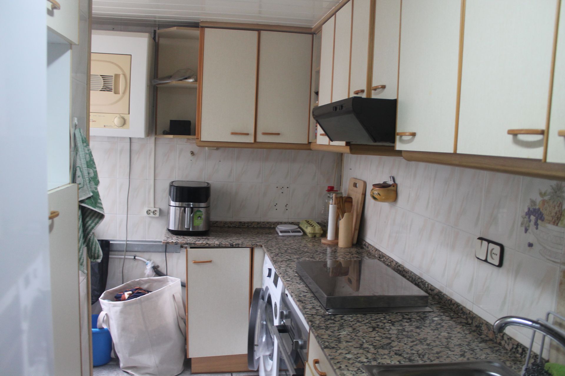 Cocina de Piso para compartir en Sant Feliu de Llobregat con Aire acondicionado, Calefacción y Amueblado