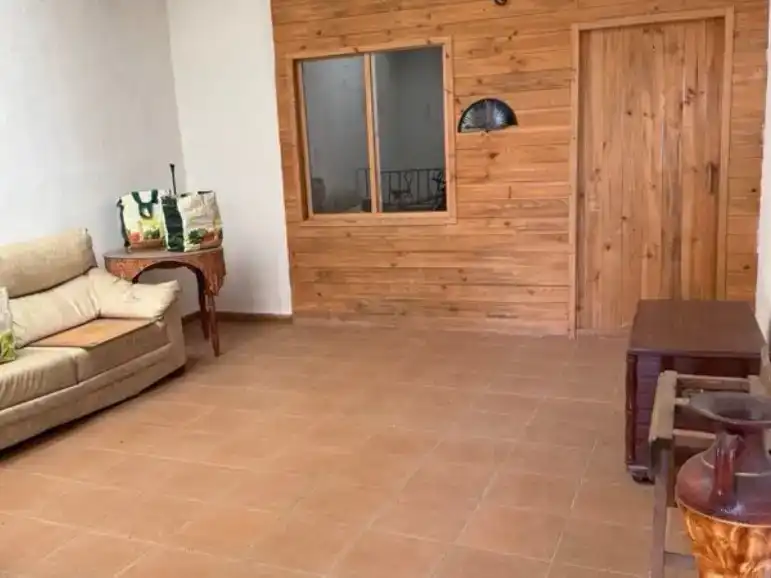 Casa adosada en venda en Arroyomolinos (Cáceres) amb Aire condicionat i Balcó