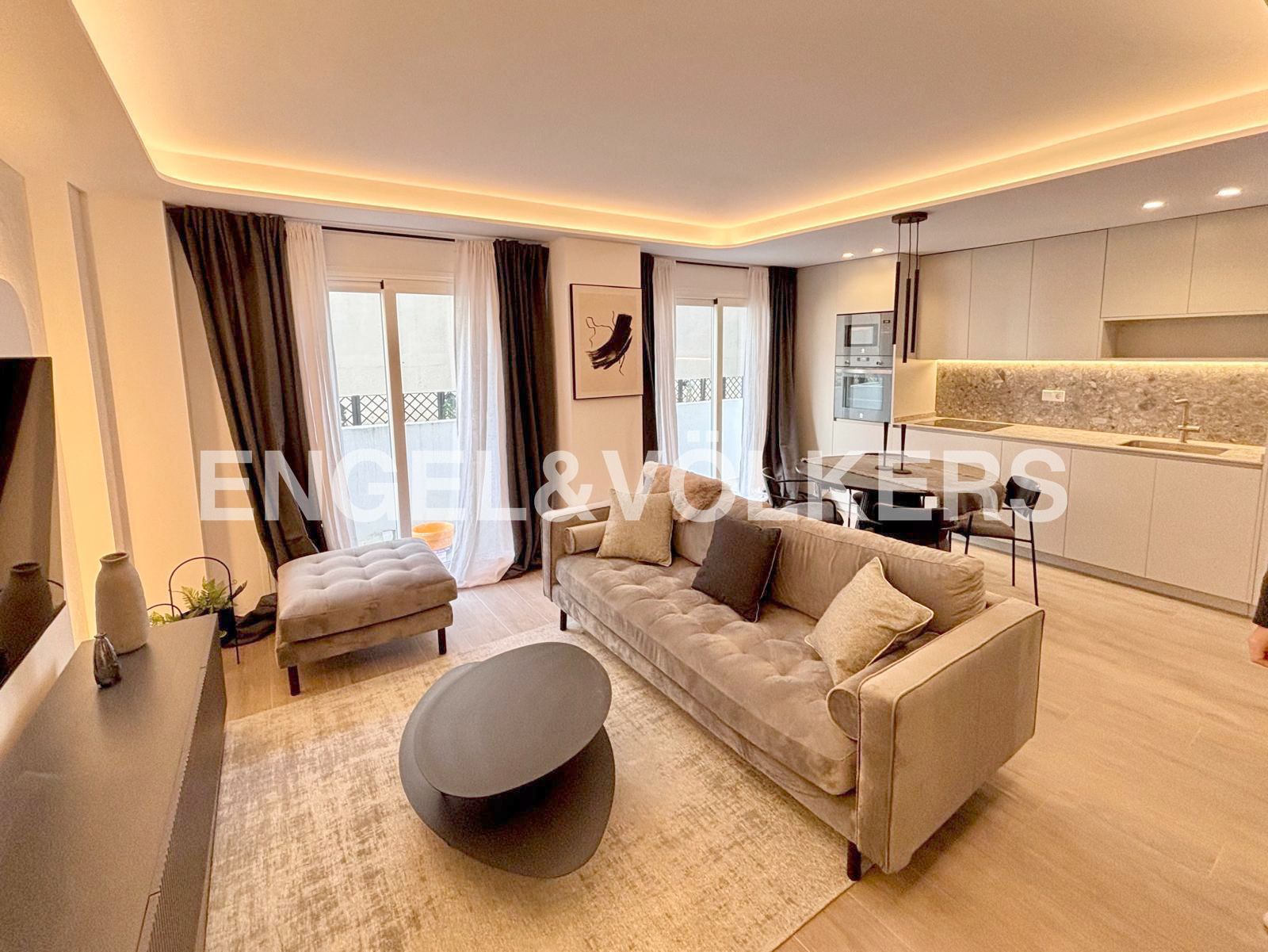 Living room of Apartment to rent in  Madrid Capital  with Air Conditioner, Heating and Furnished