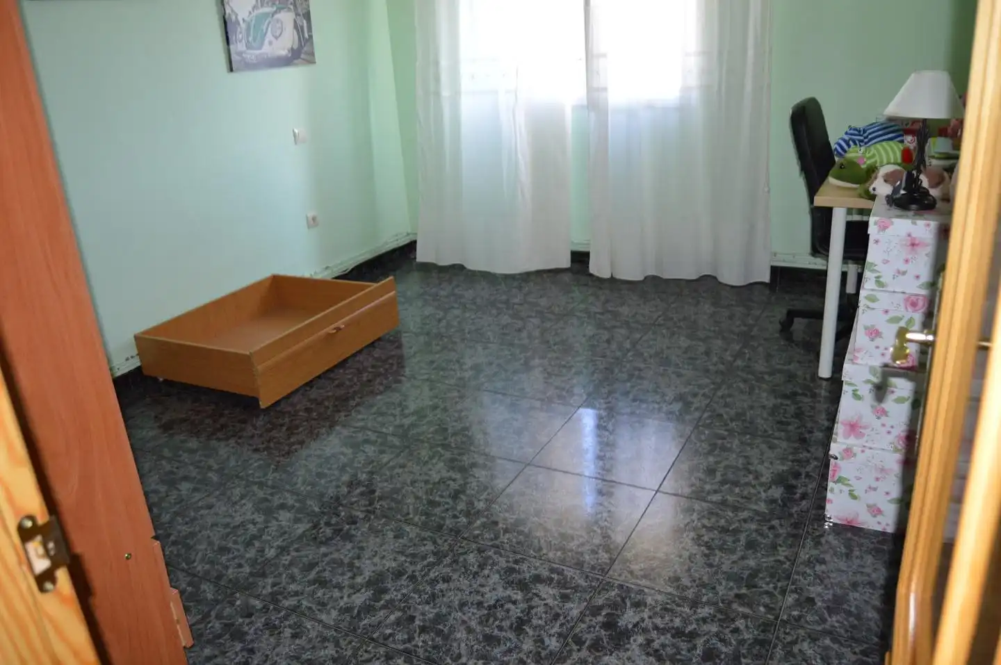 Sala d'estar de Casa o xalet en venda en Torrubia del Campo amb Calefacció, Traster i Moblat