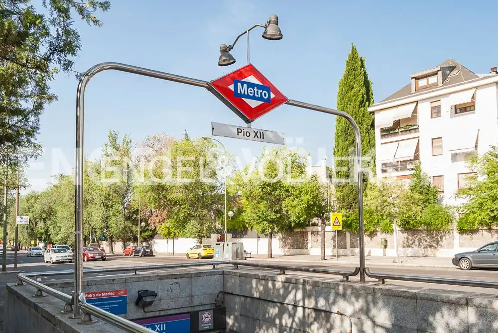 Flat for sale in Avenida de Pío XII, Castilla