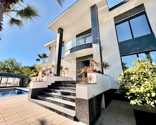 Vista exterior de Casa o xalet en venda en Alicante / Alacant amb Aire condicionat, Calefacció i Jardí privat