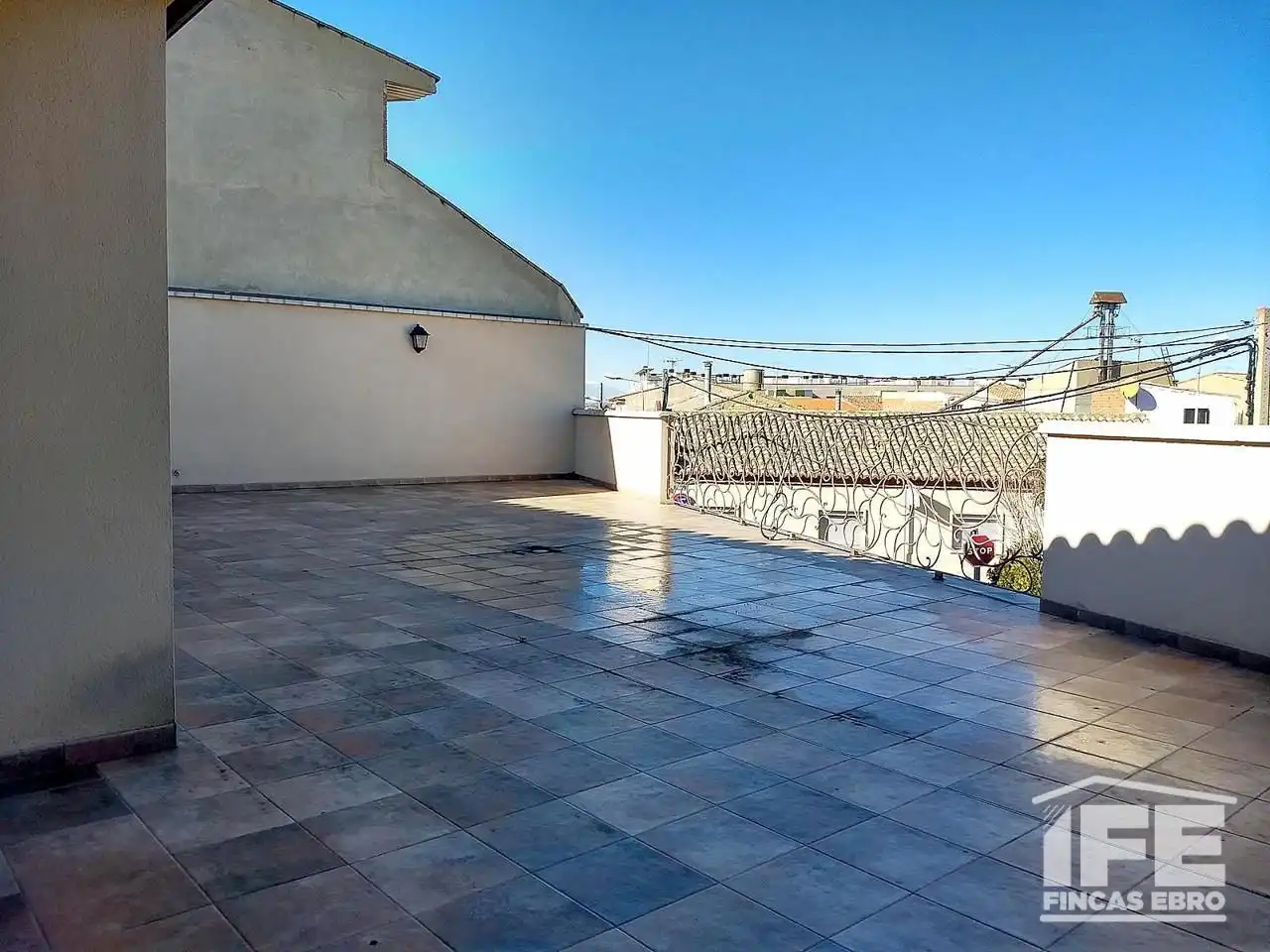 Terrassa de Casa o xalet en venda en Alagón amb Aire condicionat, Calefacció i Jardí privat