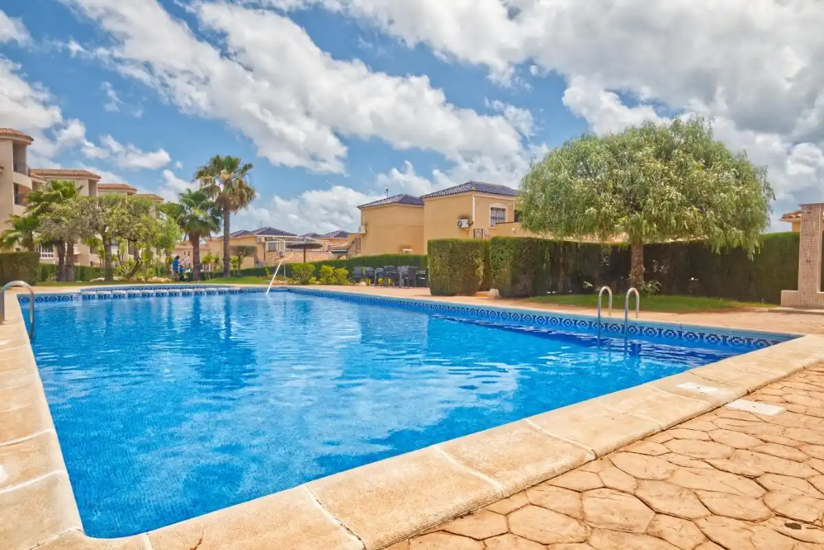 Piscina de Apartamento en venta en Orihuela con Aire acondicionado, Terraza y Amueblado