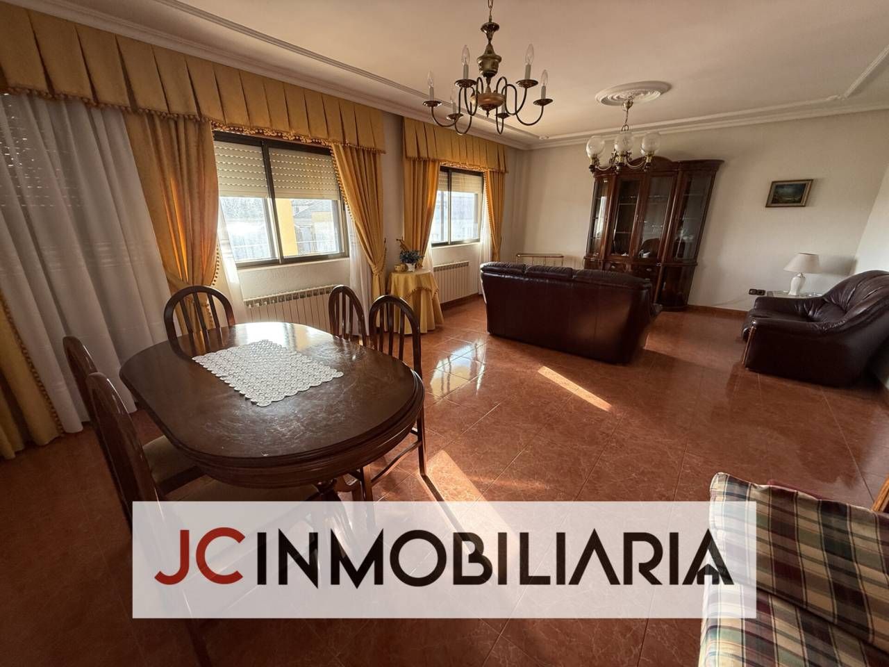 Sala d'estar de Pis en venda en Valoria la Buena amb Calefacció, Jardí privat i Terrassa