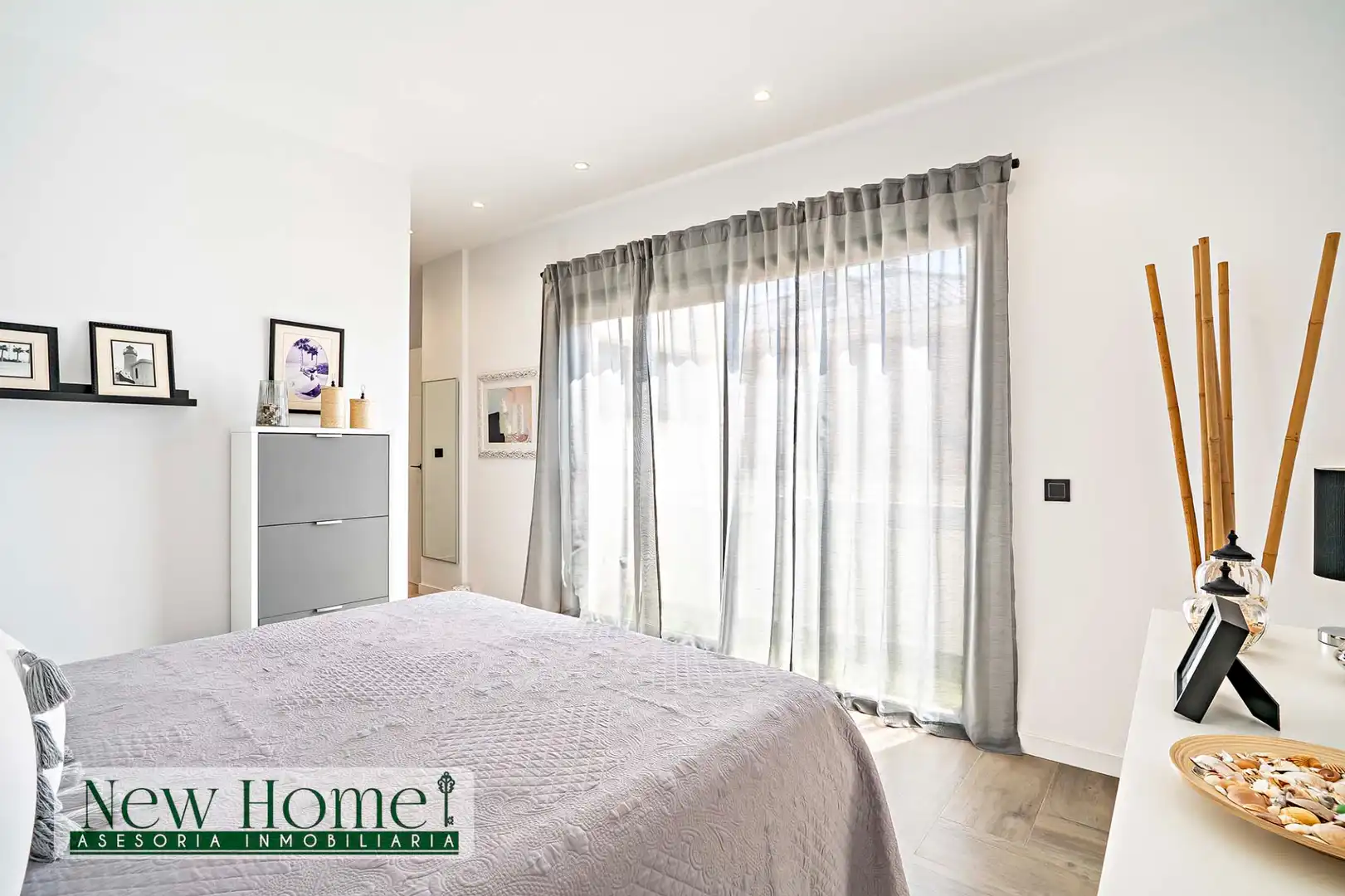 Bedroom of Houses for sale in Roquetas de Mar  with Private garden, Terrace and Furnished