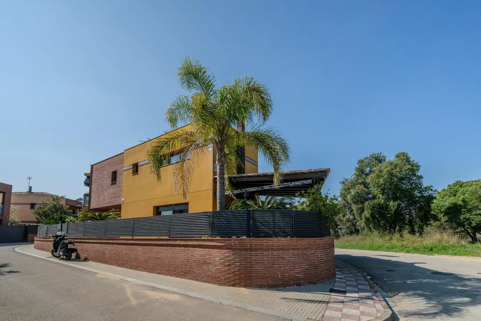 Vista exterior de Casa o xalet en venda en Lloret de Mar amb Calefacció, Jardí privat i Terrassa