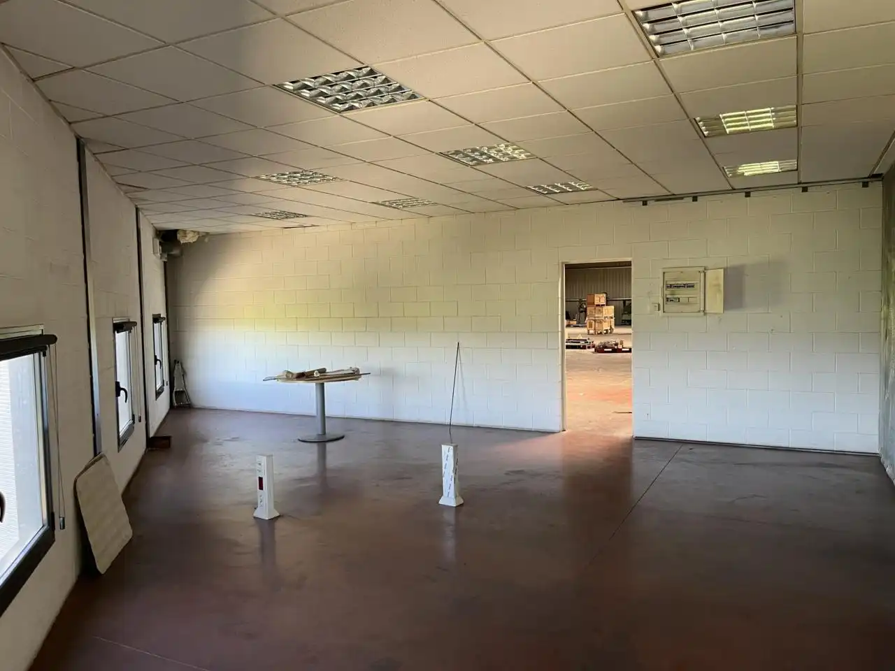 Nave industrial en venta en Manlleu con Alarma