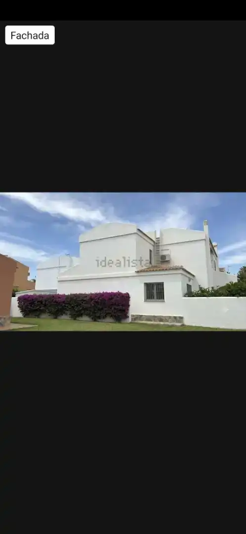Vista exterior de Casa o xalet en venda en  Almería Capital amb Aire condicionat