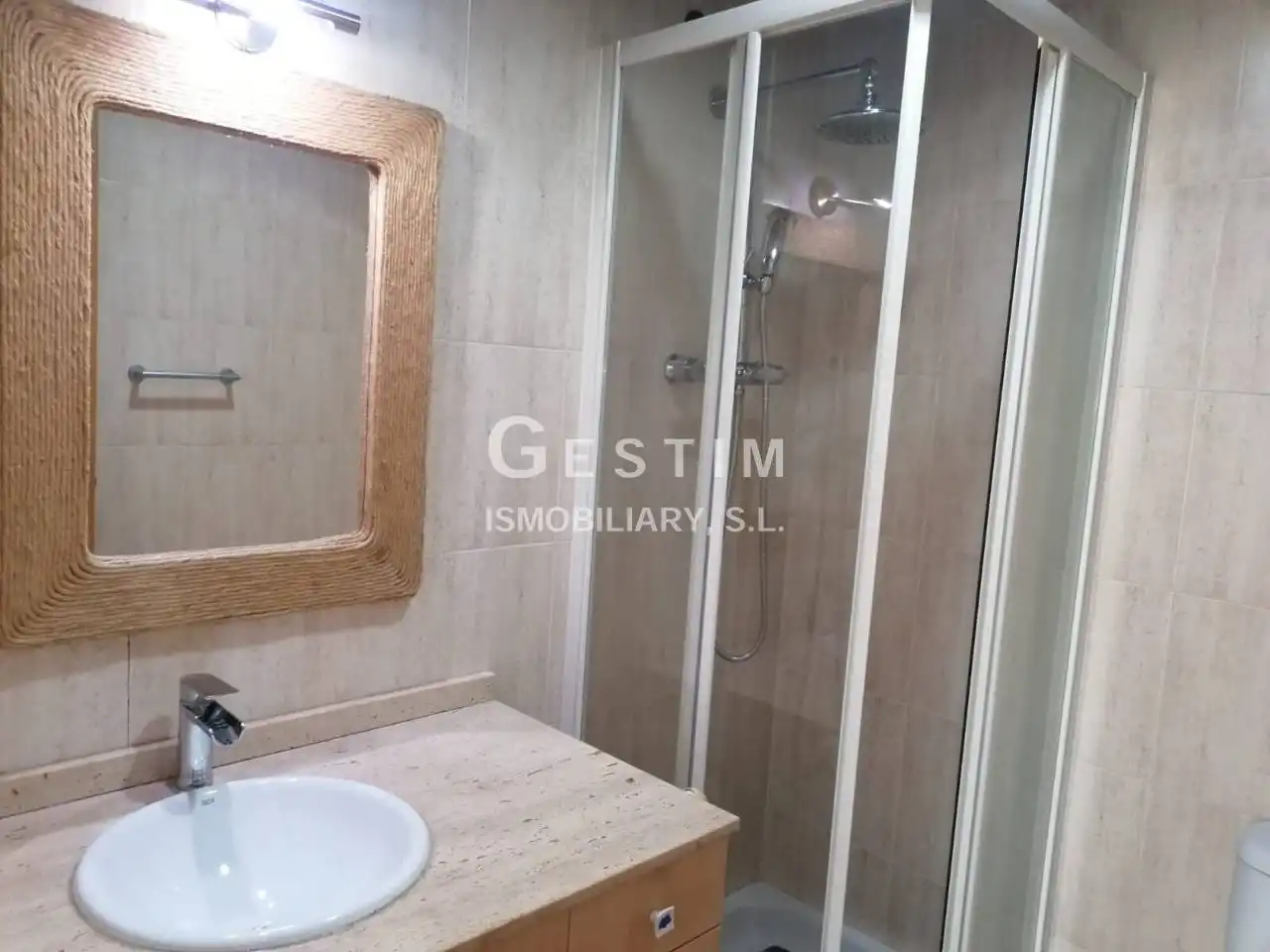 Bany de Apartament en venda en Vic amb Aire condicionat i Calefacció
