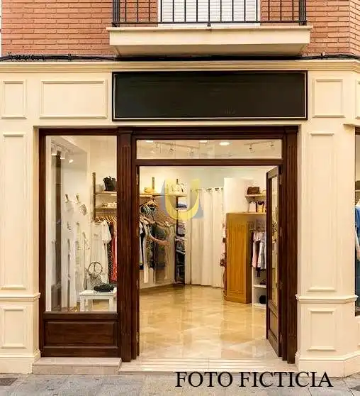 Local comercial en traspàs a Centro