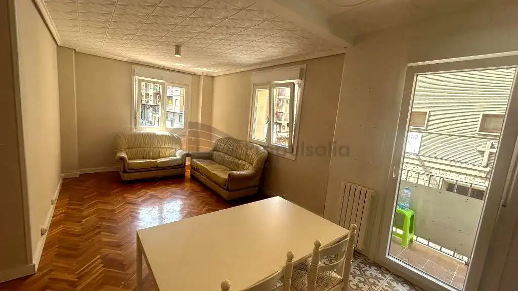 Piso de alquiler en De Sevilla, Ruiseñores
