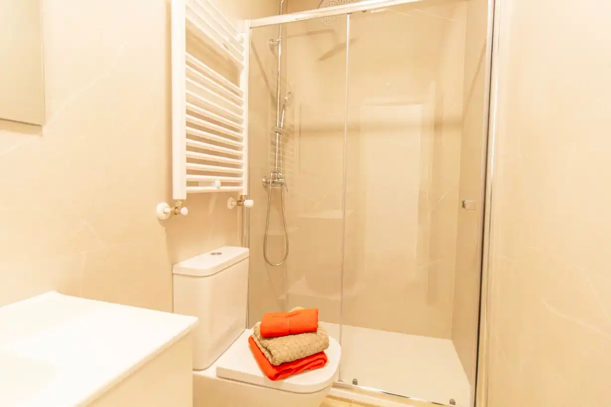Baño de Piso de alquiler en Madrid con Aire acondicionado, Calefacción y Terraza