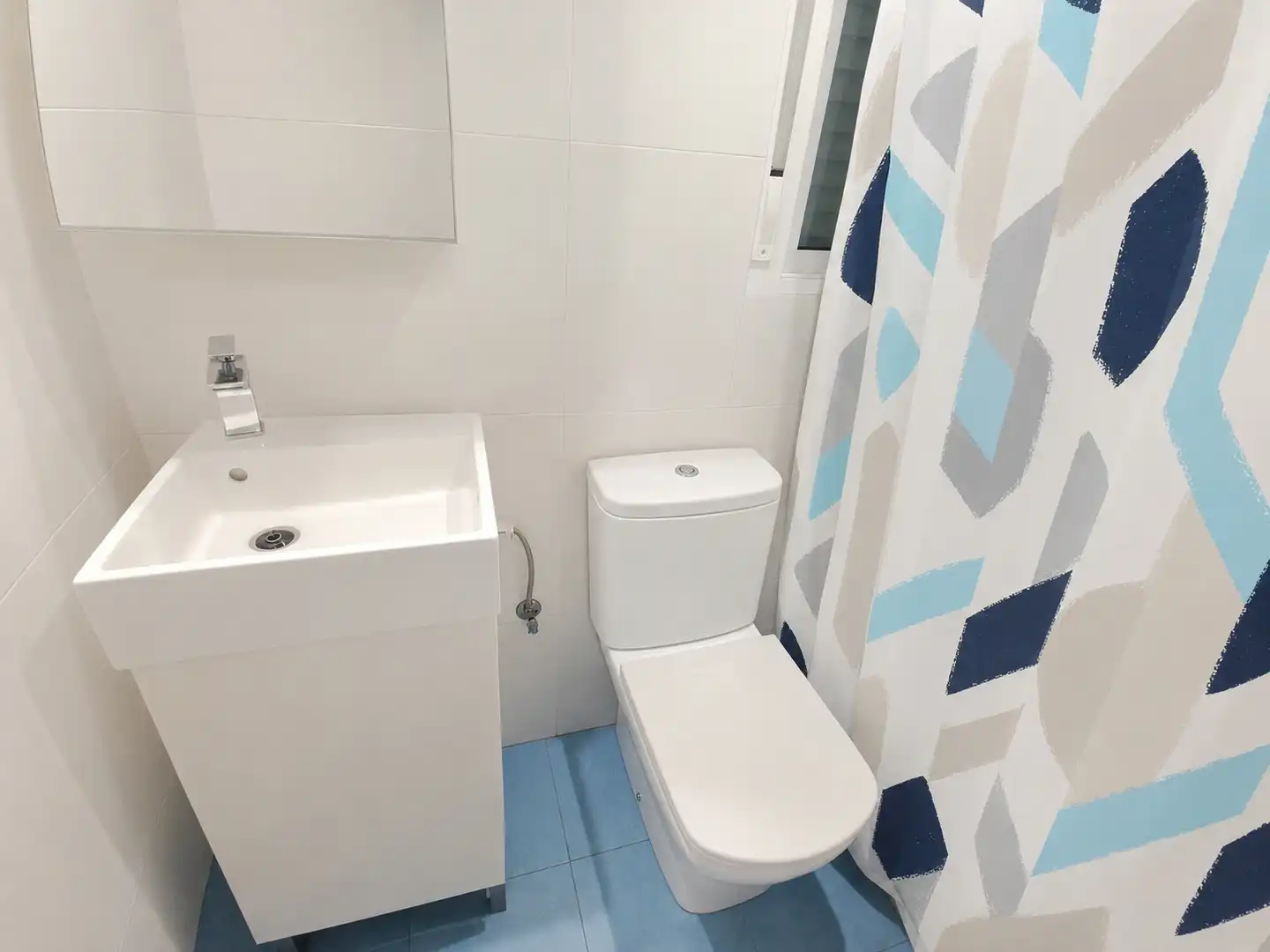 Bathroom of Flat for rent in Córdoba  with Air Conditioner, Heating and Terrace