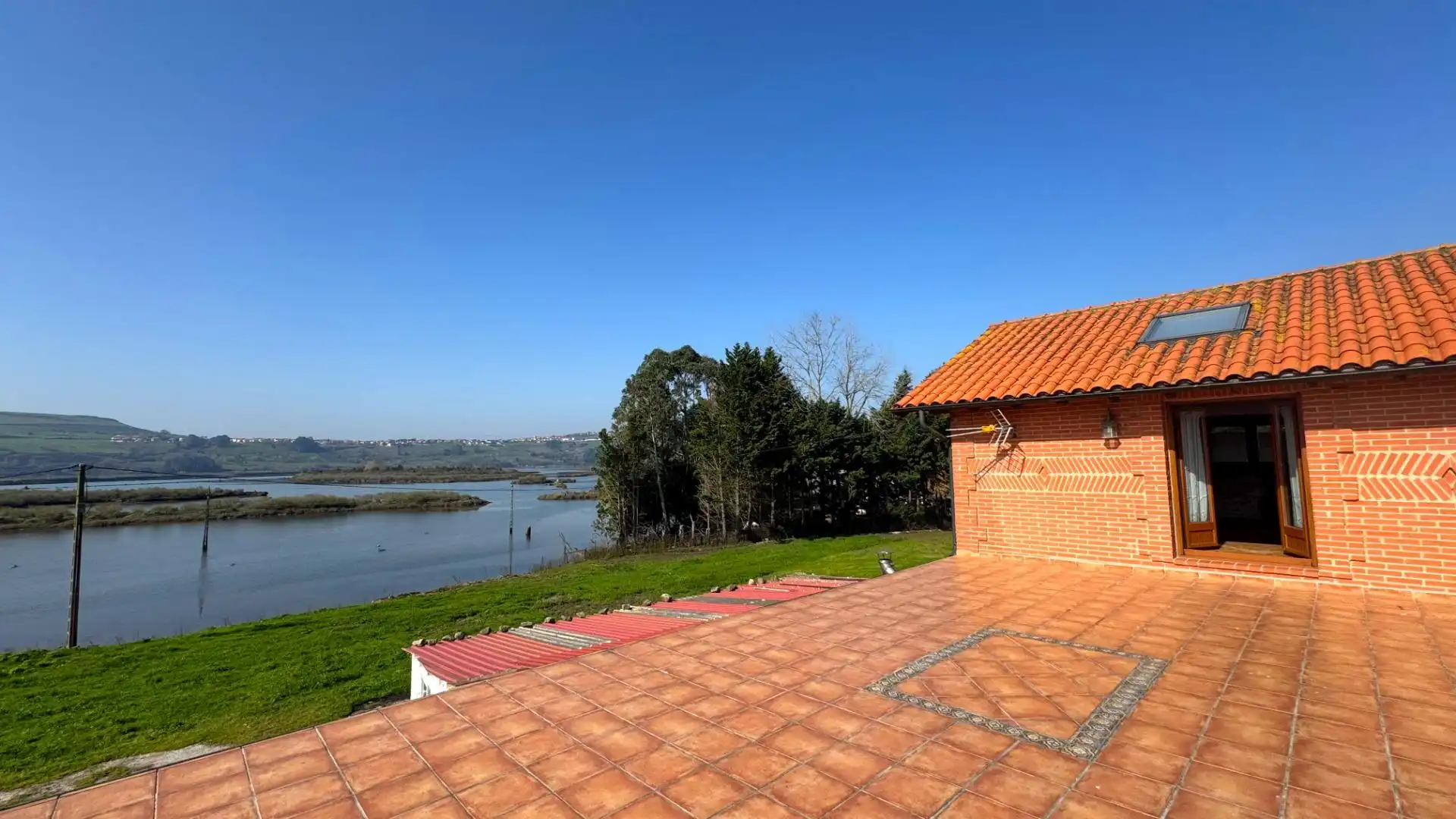 Terraza de Casa o chalet en venta en Miengo con Jardín privado y Amueblado