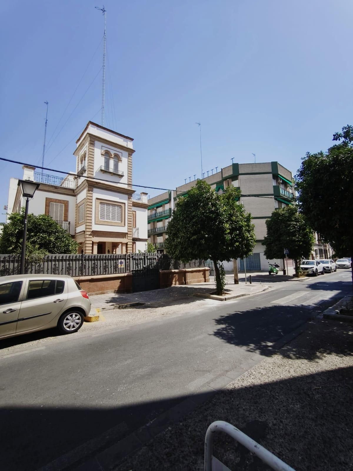 Vista exterior de Pis en venda en  Sevilla Capital amb Terrassa i Balcó