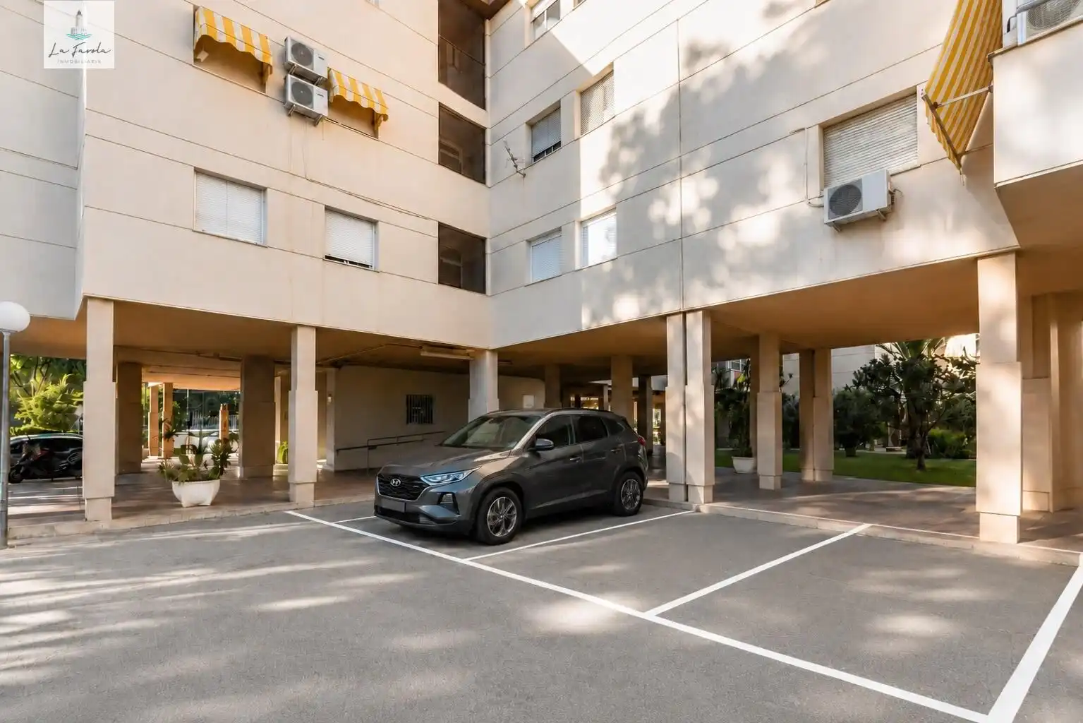 Parkplatz von Wohnung zur Miete in Málaga mit Privatgarten und Terrasse