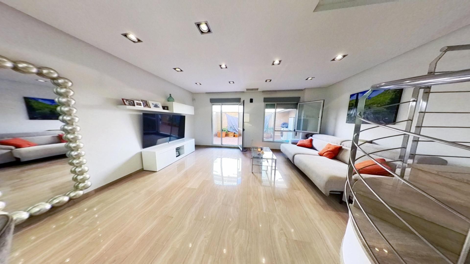 Wohnzimmer von Einfamilien-Reihenhaus miete in Picanya mit Klimaanlage, Heizung und Terrasse