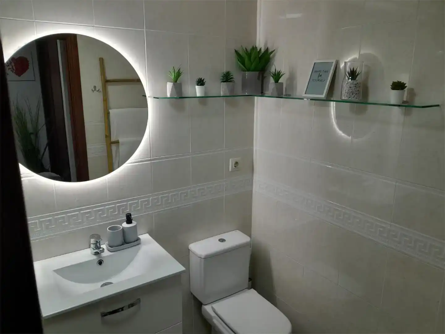 Bany de Apartament per a compartir en A Coruña Capital  amb Parquet, Moblat i Forn