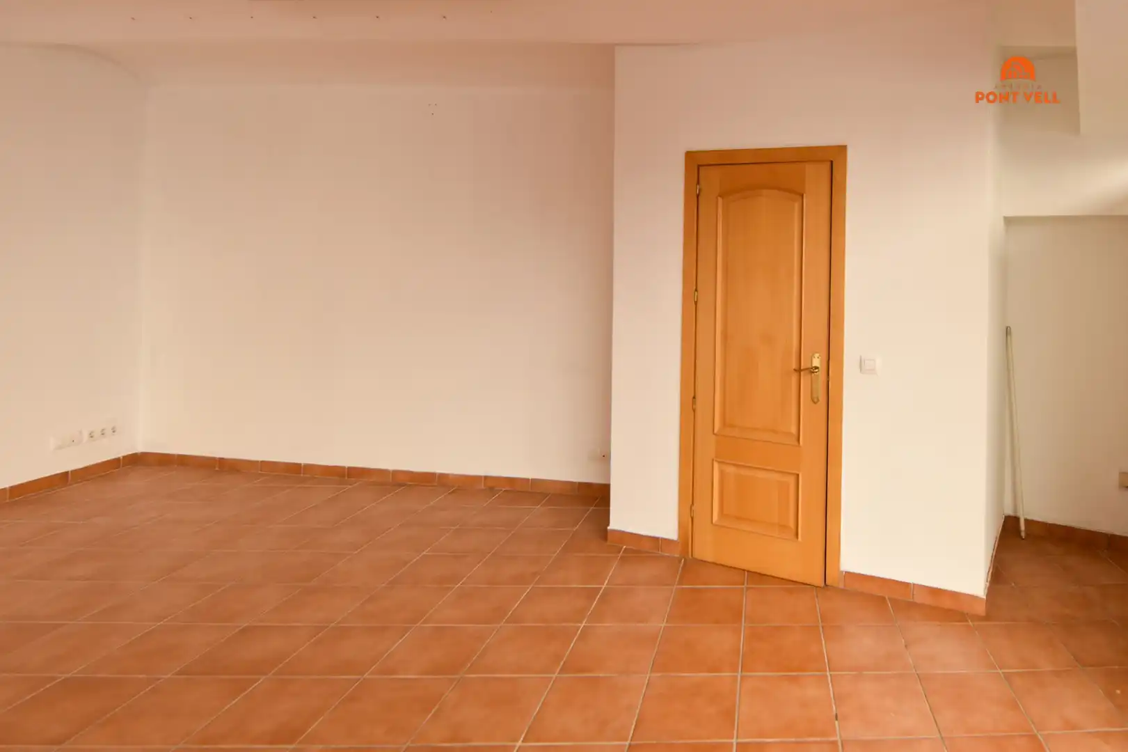 Local commercial à vendre à La Bisbal d'Empordà, imagen 3