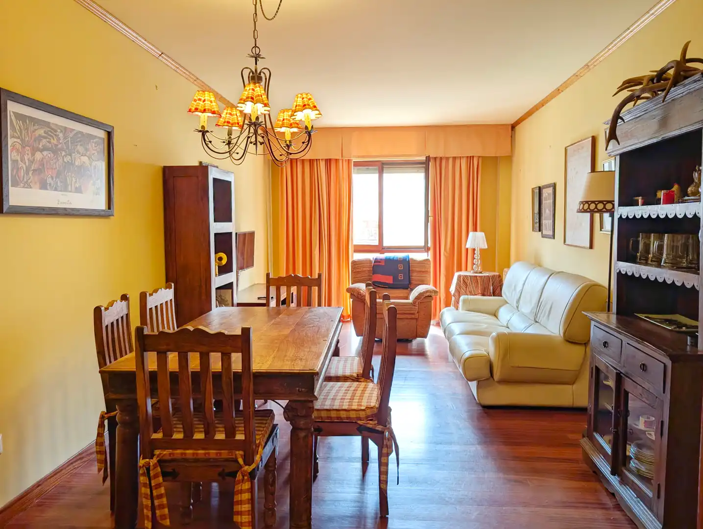 Sala de estar de Apartamento en venta en Valgañón con Calefacción y Amueblado
